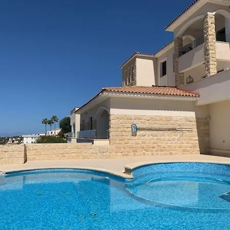 Beau Views Seven Апартаменты Пейя